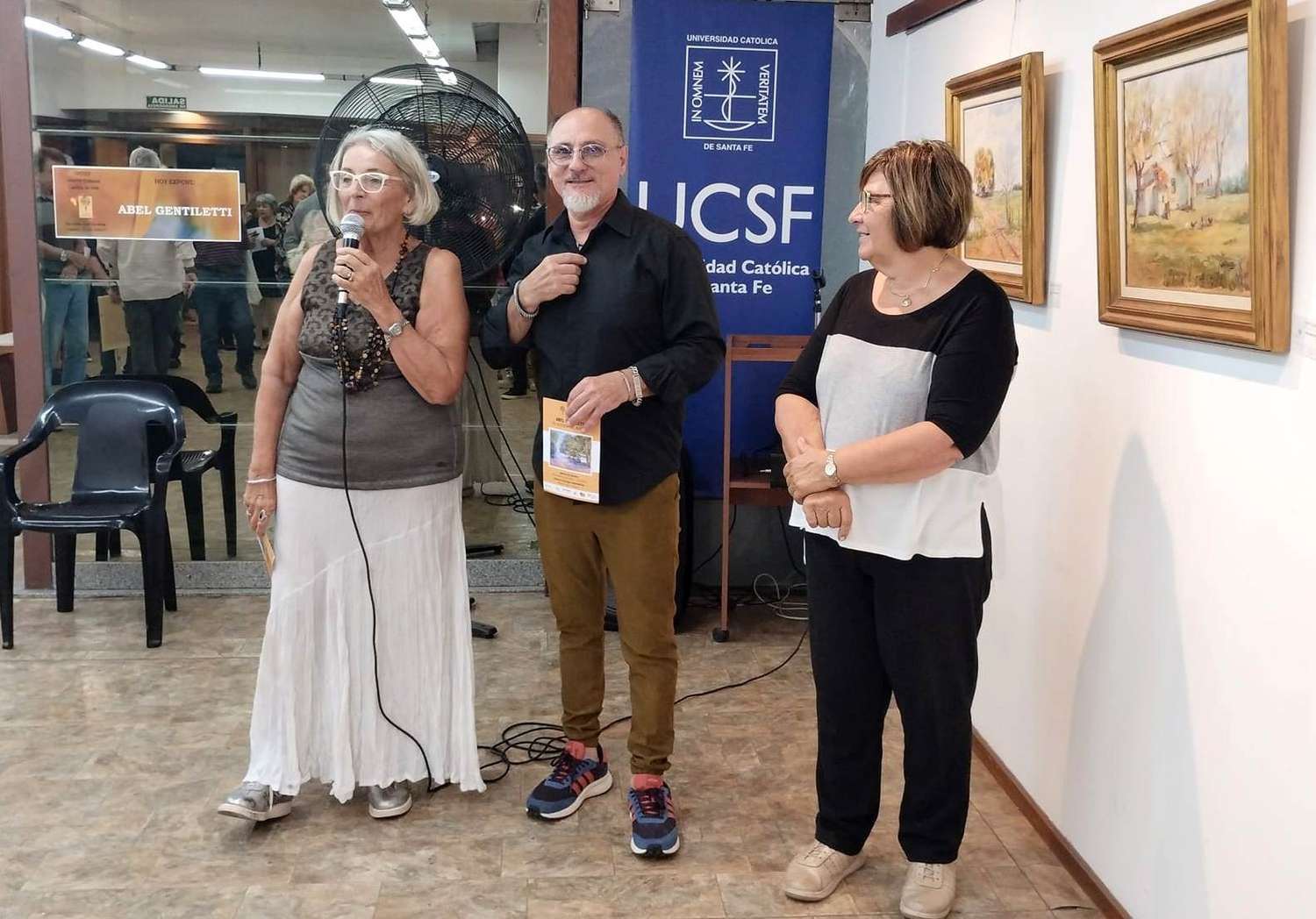 Abel Gentiletti inauguró la muestra “Al interior del interior” en el Espacio Cultural Fraternita de la ciudad de Rosario. 