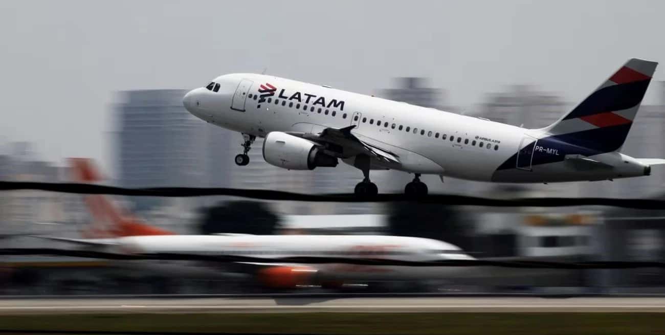 "Incidente técnico" en un vuelo rumbo a Chile: doce pasajeros fueron internados