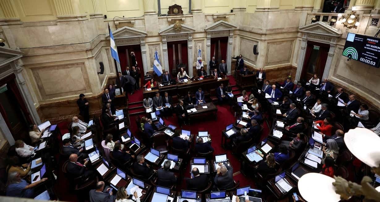 El Senado rechazó este jueves el DNU 70/2023 de Javier Milei que dependerá ahora de lo que decida la Cámara de Diputados. Foto: REUTERS.