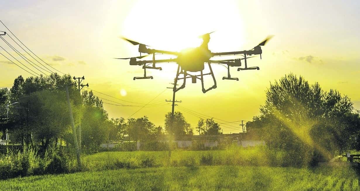 Buscan cambiar las ordenanzas para explotar el potencial de los drones en el agro.