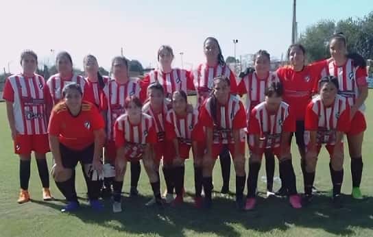 Las chicas del "Pulga" debutaron en la liga con derrota ante las campeonas.
