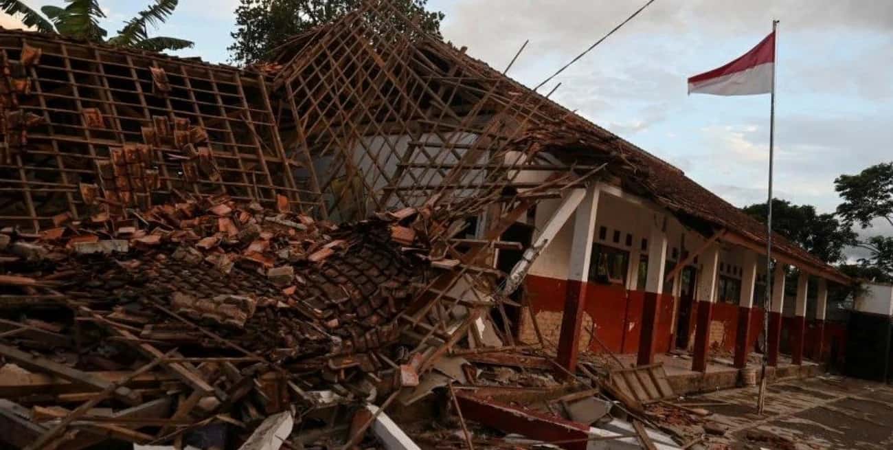 Brutal terremoto de magnitud 6,5 sacudió Indonesia