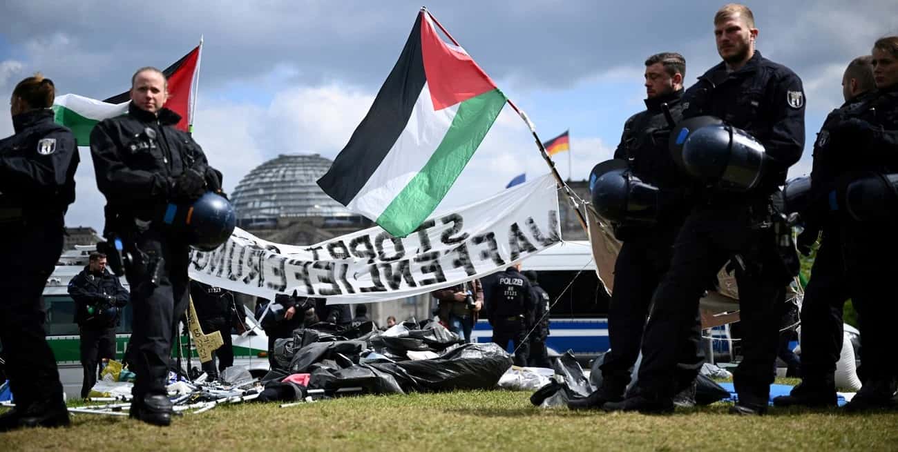 Desalojaron un campamento en apoyo a Palestina frente al Parlamento alemán