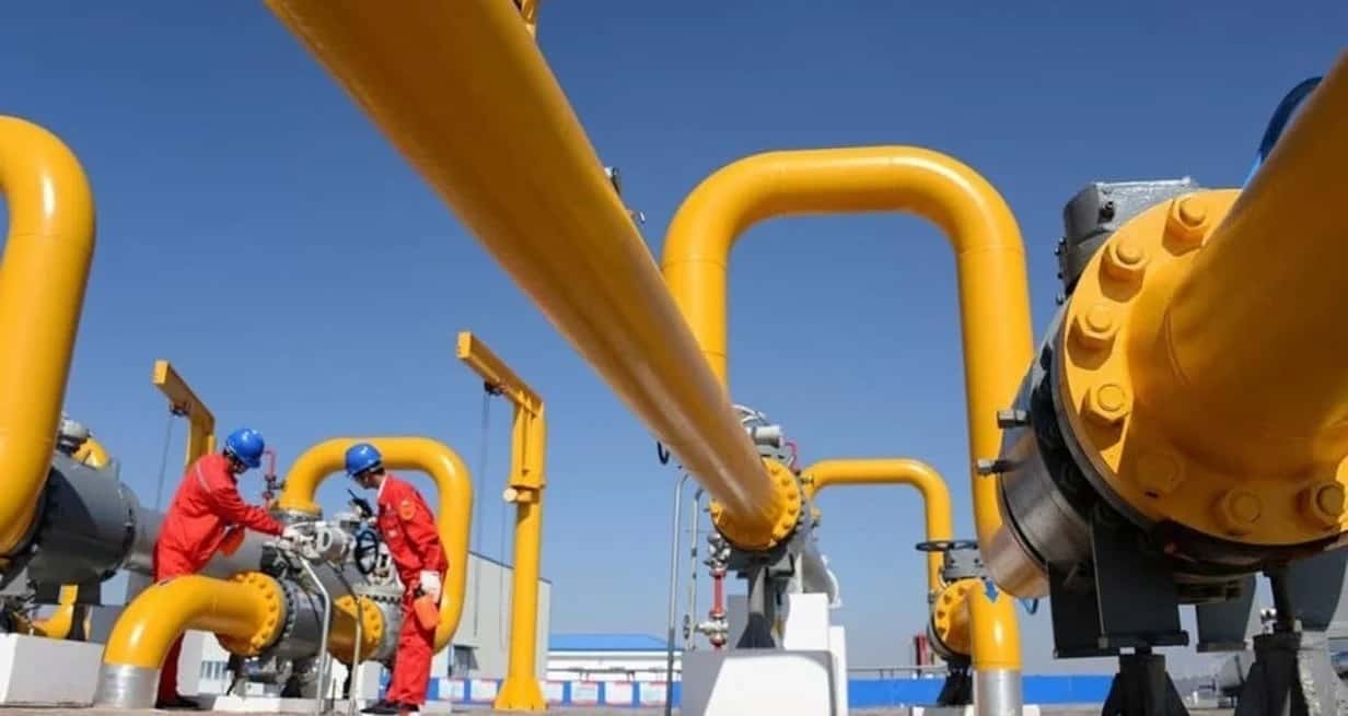Lo que planea el Gobierno para importar gas en invierno y negociar con las distribuidoras