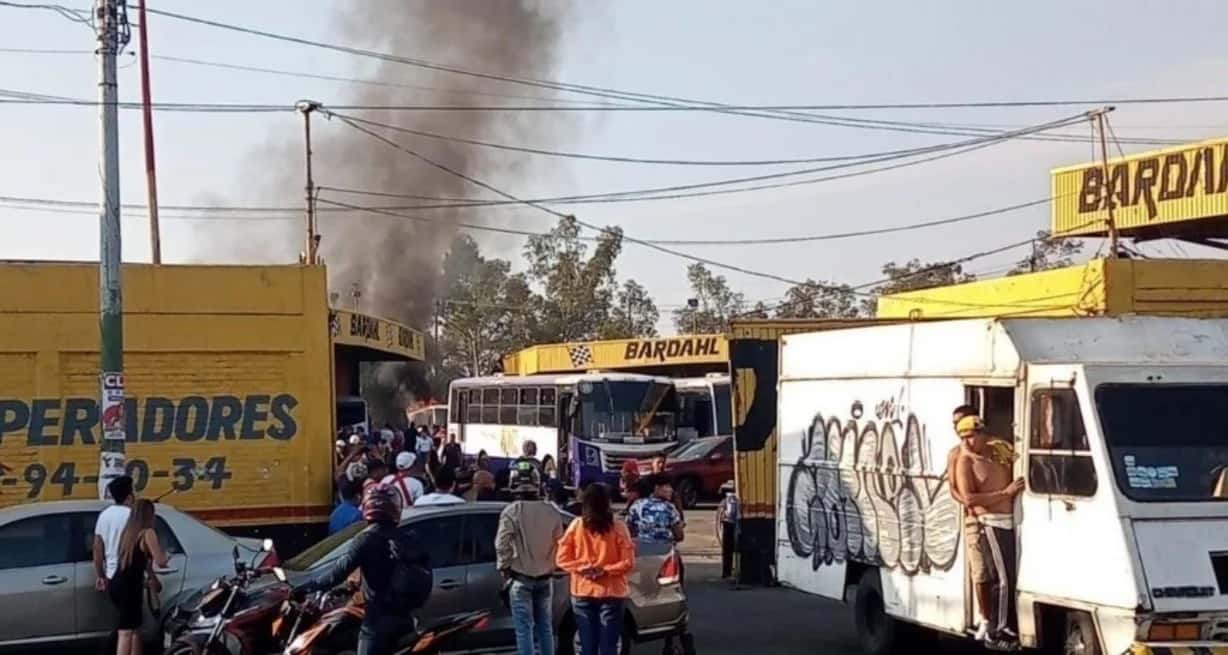 México: tres personas murieron tras estrellarse un helicóptero