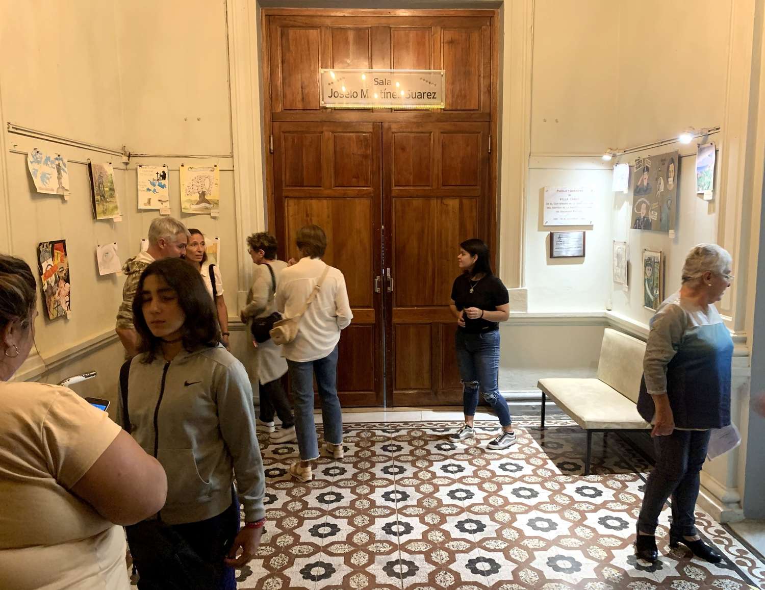 Villa Cañás inauguró la exposición de dibujos alusivos al 24 de Marzo y Malvinas