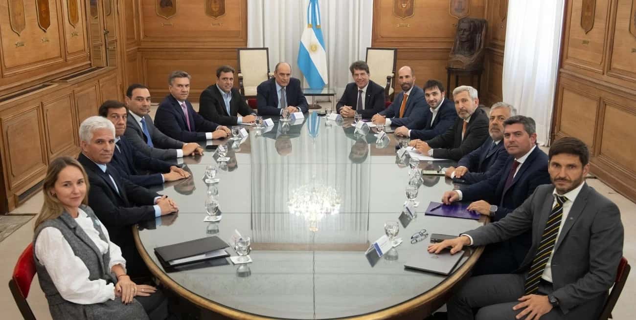 La foto de los gobernadores de Juntos por el Cambio en la reunión con Nicolás Posse y Guillermo Francos.