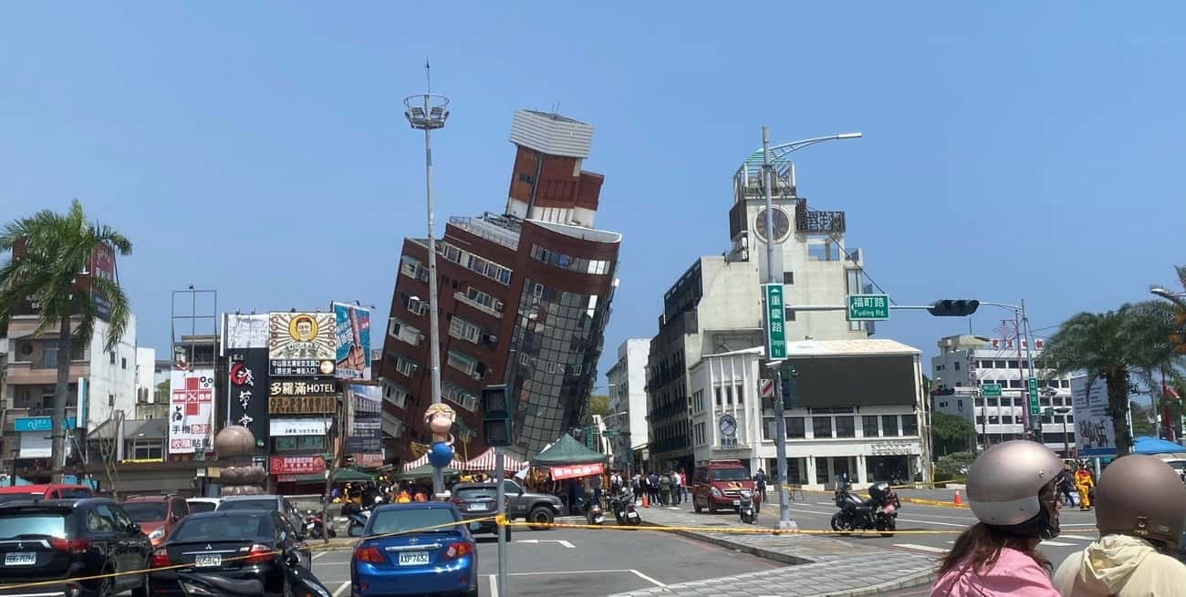 Uno de los daños materiales más llamativos en Hualien, Taiwan. Crédito: Haote Zhang/via Reuters