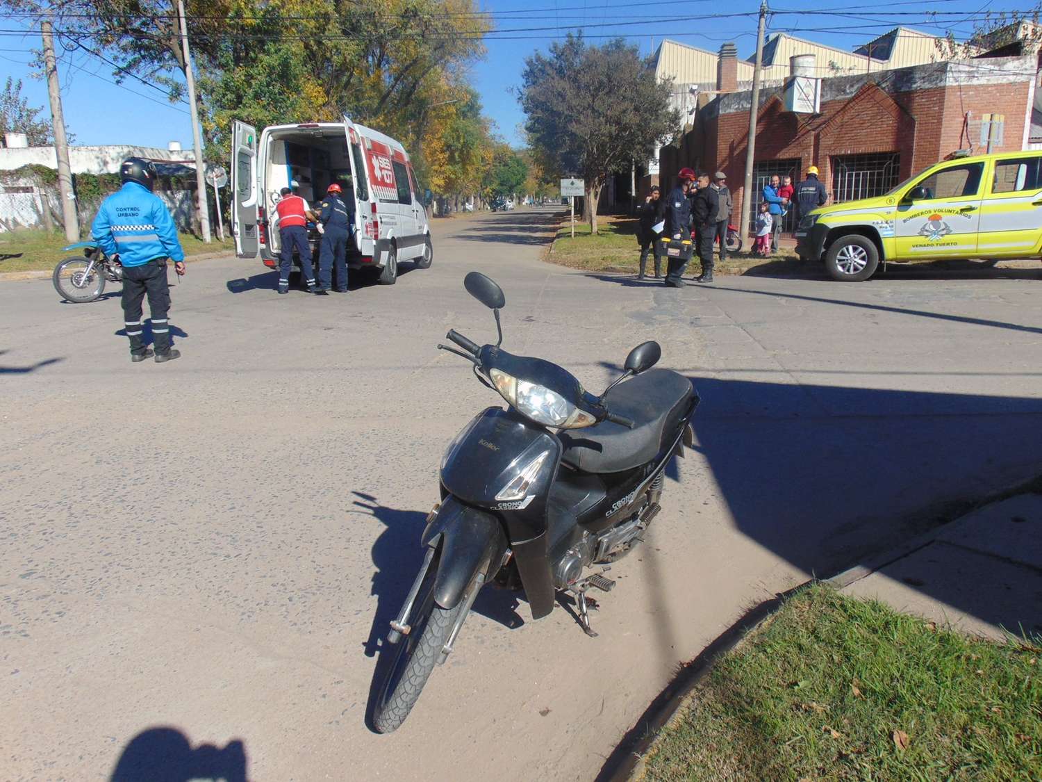 Venado Tuerto: mujer hospitalizada luego de caer de su moto