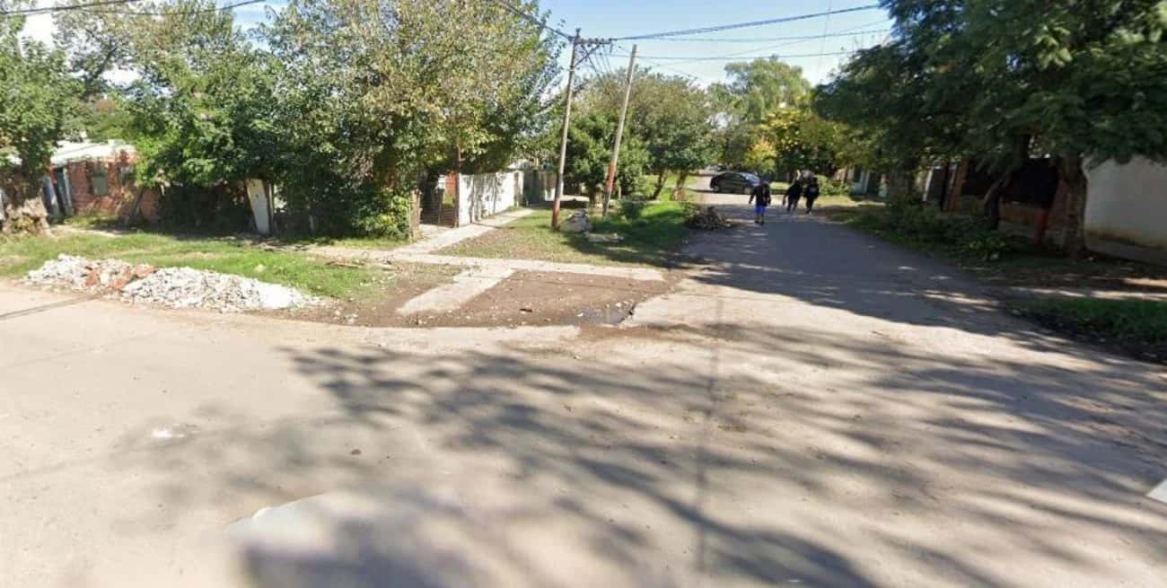 El homicidio tuvo lugar en la intersección de Cavia y Pedro de Larrechea. Crédito: Google Street View.