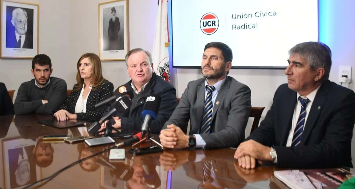 Pullaro participó de la asunción de la nueva mesa directiva de la UCR santafesina