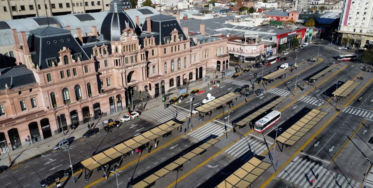 Estación de tren Plaza Constitución, durante el paro general de 24 horas contra. Créditos: Reuters