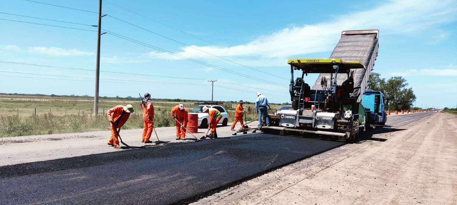 Las maquina trabajan  a pleno para terminar los trabajos en un corto plazo.