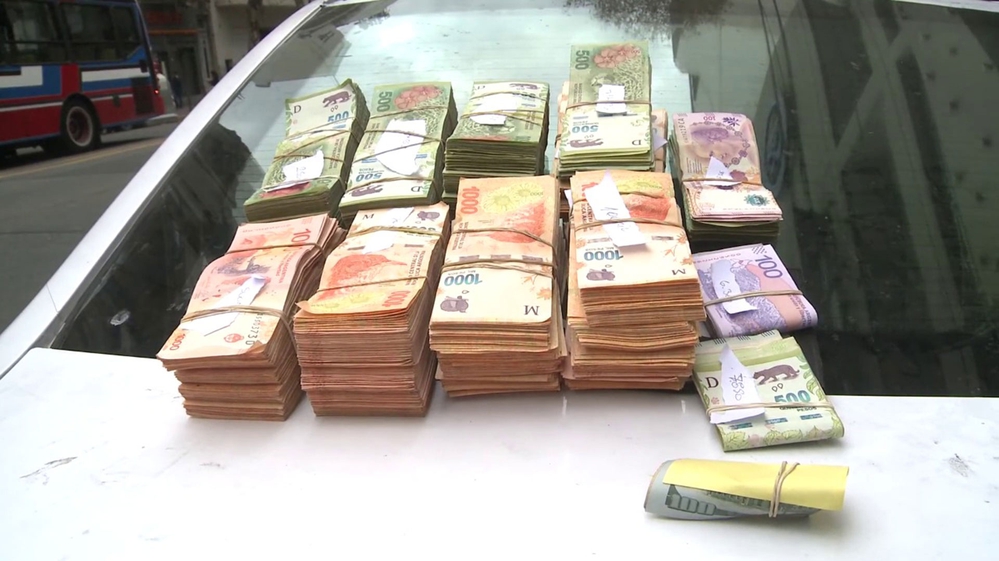 Guardaba dinero en el auto y le robaron 900.000 pesos