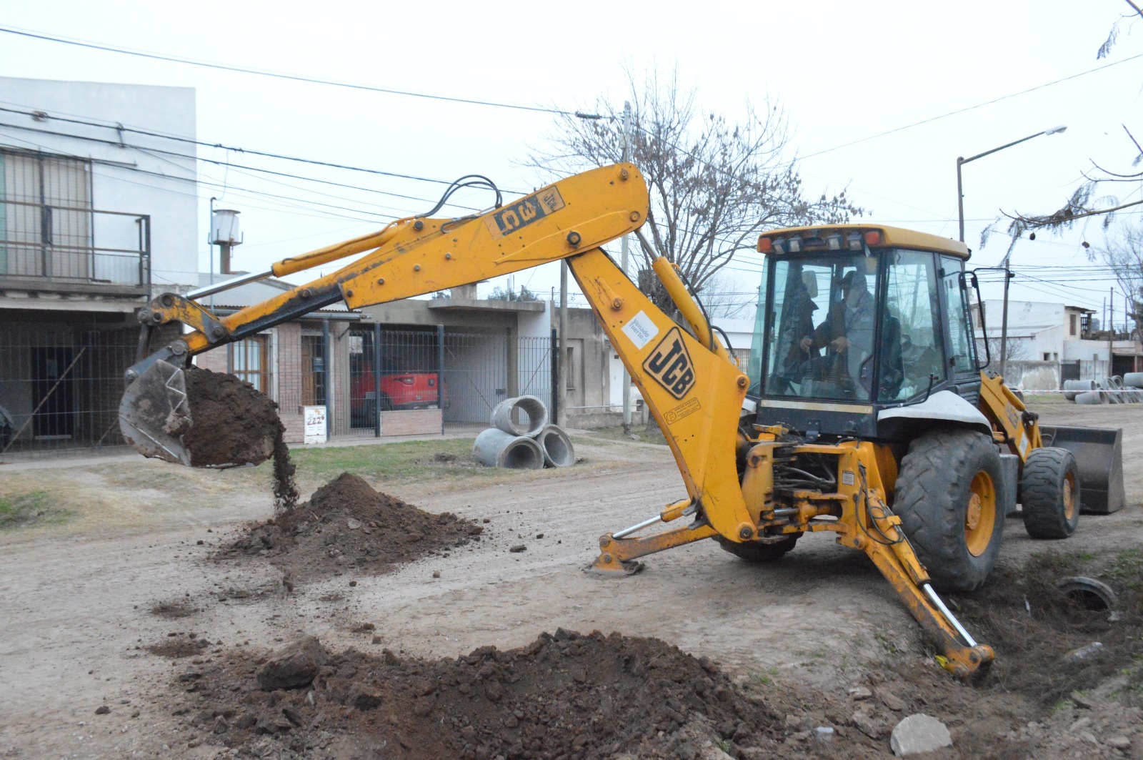 Maquinaria municipal en plena actividad.