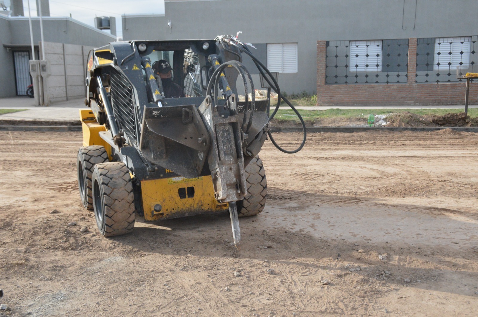 Trabajos previos para la pavimentación de la calzada.