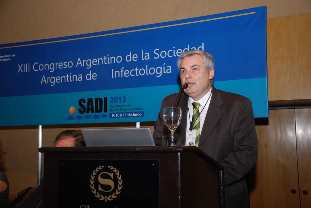 Años atrás, Miguel Pedrola en el Congreso de la Sociedad Argentina de Infectología. Imagen: Archivo