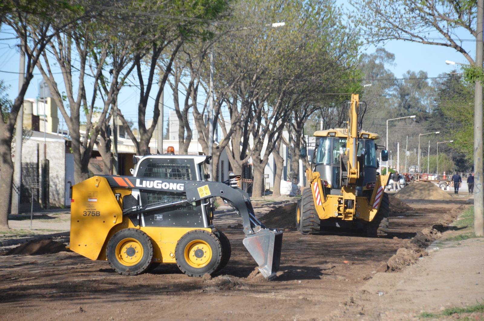 Máquinas trabajando en el barrio Alejandro Gutiérrez.