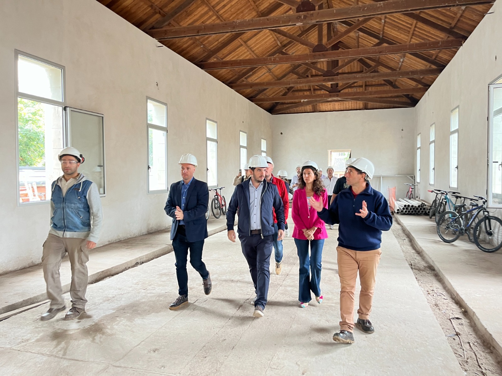 Recorrida de Di Gregorio, Enrico y Chiarella por la obra en el viejo Hospital.